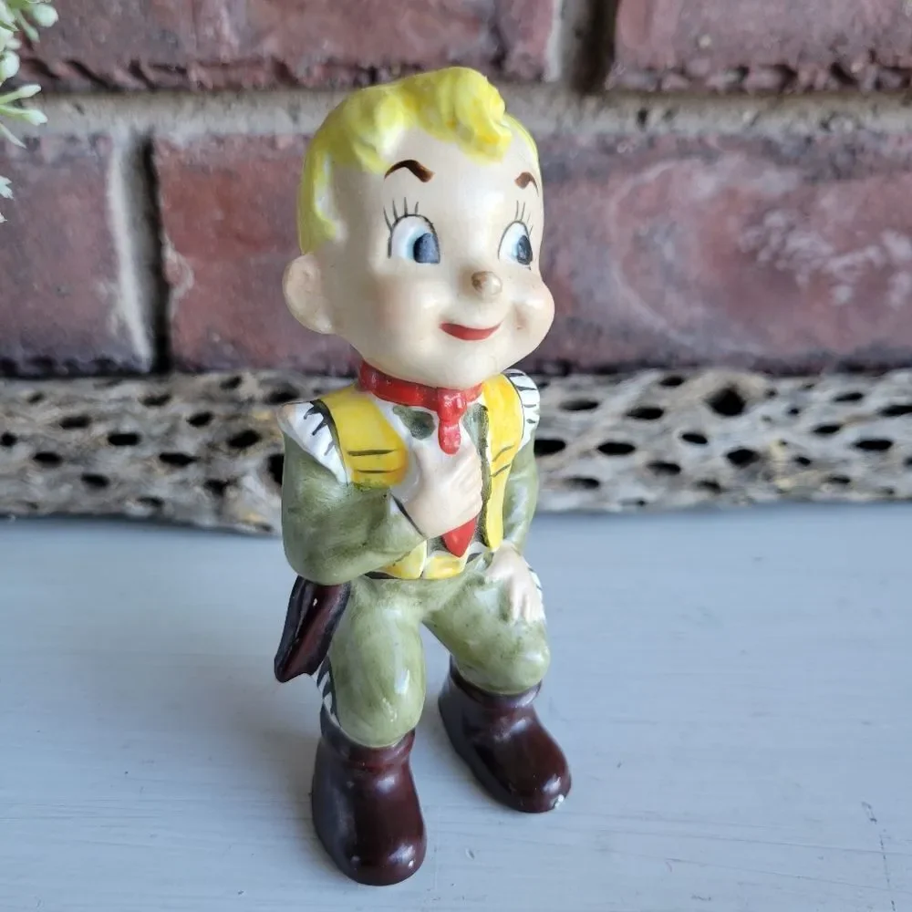 Vintage Kitschy Cowboy Boy Figurine 🤠